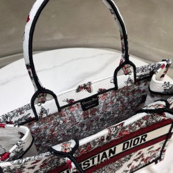 Replica Dior Medium Dior Book Tote Bag embroidered with Pietro Ruffo's multicolor M1286 Red Fake