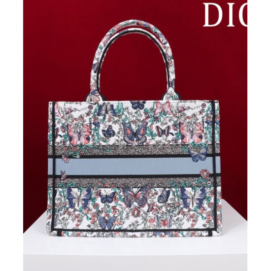 Replica Dior Medium Dior Book Tote Bag M1286 embroidered with Pietro Ruffo White Fake Replica Dior Medium Dior Book Tote Bag M1286 embroidered with Pietro Ruffo White Fake