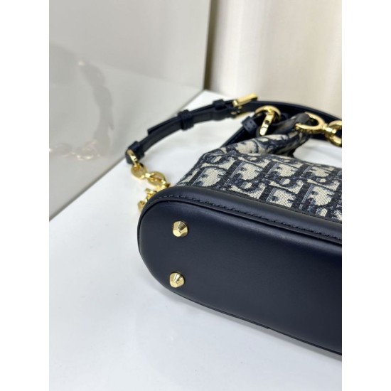 Replica Christian Dior Small C'est Dior Bag Blue Dior Oblique Jacquard Replica Christian Dior Small C'est Dior Bag Blue Dior Oblique Jacquard