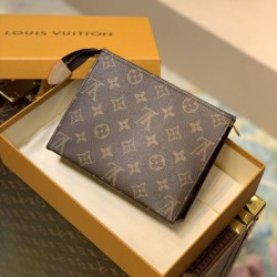 Replica Louis Vuitton Toiletry Pouch 19 Cosmetic Bag M47544