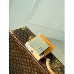 Fake Louis Vuitton Multiple Wallet LV Aerogram M82274 Replica