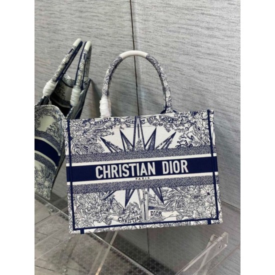 Replica Dior Medium Dior Book Tote Rêve d'Infini Embroidery White /Blue Replica Dior Medium Dior Book Tote Rêve d'Infini Embroidery White /Blue