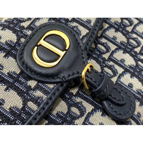 Replica Dior Bobby East-West Chain Pouch Oblique Jacquard Blue Replica Dior Bobby East-West Chain Pouch Oblique Jacquard Blue