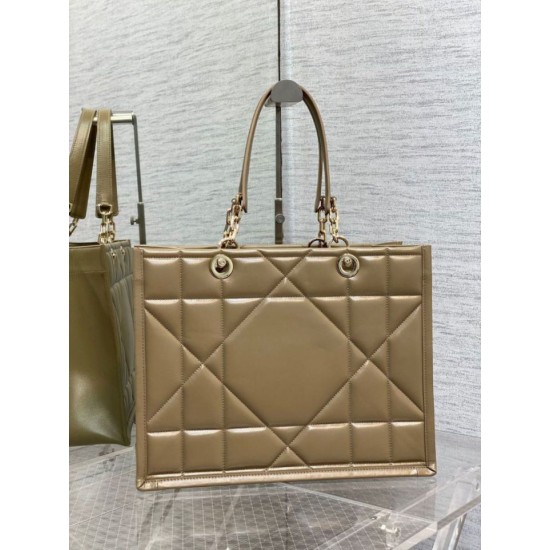 Replica Dior Medium Essential Tote Bag Hazelnut Archicannage Replica Dior Medium Essential Tote Bag Hazelnut Archicannage