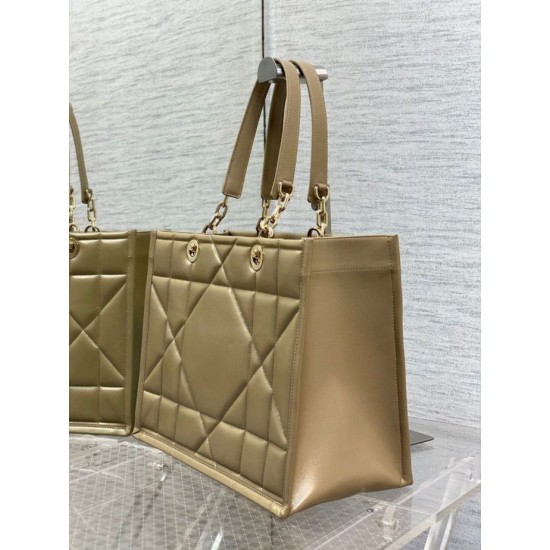 Replica Dior Medium Essential Tote Bag Hazelnut Archicannage Replica Dior Medium Essential Tote Bag Hazelnut Archicannage