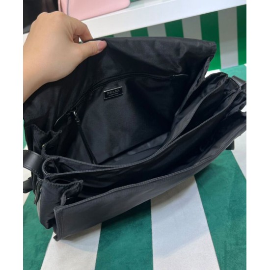 Fake Prada Re-Nylon Large Padded Shoulder Bag 1BD256 Black Replica Replica Prada Re-Nylon Large Padded Shoulder Bag 1BD256 Black