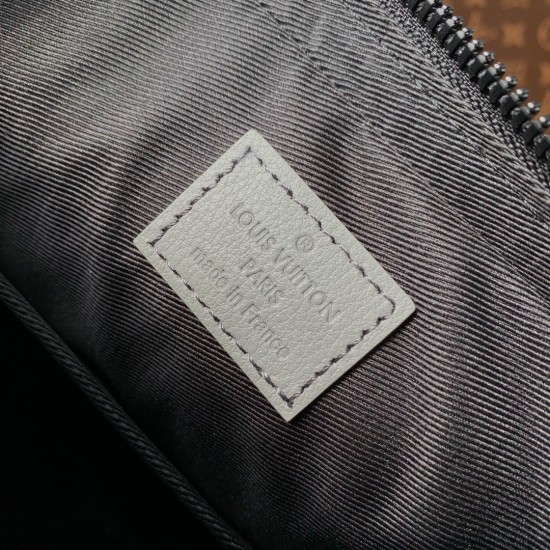 Replica Louis Vuitton Trio Messenger Bag in Monogram-embossed Leather M46603 Replica Louis Vuitton Trio Messenger Bag in Monogram-embossed Leather M46603