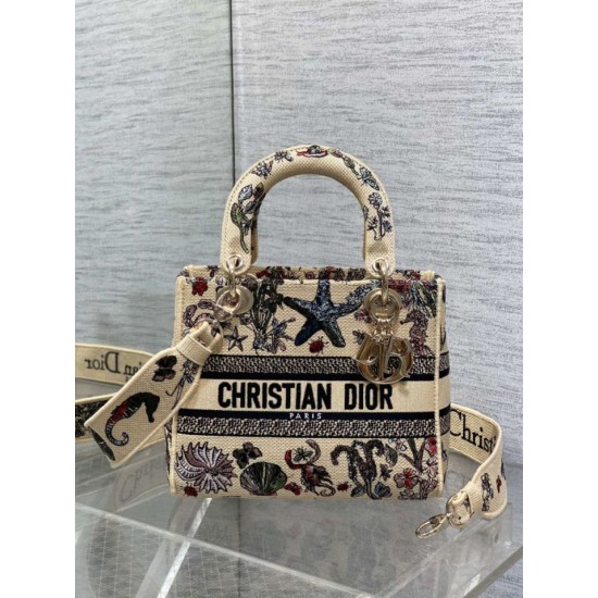 Super Clone Replica Dior Medium Lady D-Lite Canvas Embroidered Cabinet De Curiosites Bag in Beige Top Replica Dior Medium Lady D-Lite Canvas Embroidered Cabinet De Curiosites Bag in Beige