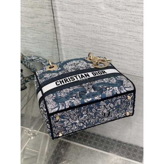 Super Clone Replica Dior Medium Lady D-Lite Bag with Blue/White Toile de Jouy Embroidery Top Replica Dior Medium Lady D-Lite Bag with Blue/White Toile de Jouy Embroidery