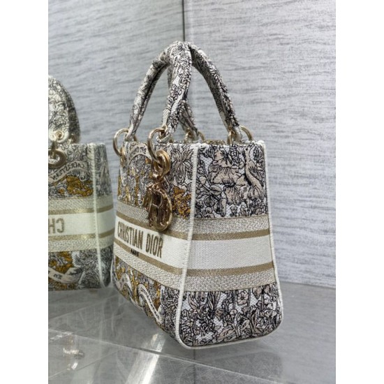Super Clone Replica Christian Dior Medium Lady D-Lite Bag with Embroidered Milk Motif Top Replica Christian Dior Medium Lady D-Lite Bag with Embroidered Milk Motif
