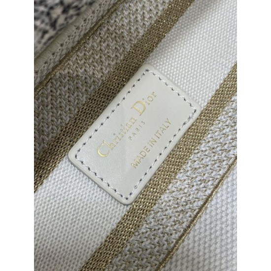 Super Clone Replica Christian Dior Medium Lady D-Lite Bag with Embroidered Milk Motif Top Replica Christian Dior Medium Lady D-Lite Bag with Embroidered Milk Motif