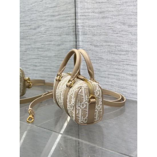 Top Replica Dior Groove 16 Bag in Beige Dior Oblique Jacquard
