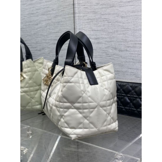 Top Replica Dior Toujours Medium Macrocannage Bag, White/Black