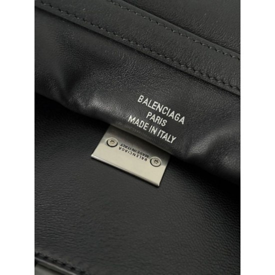 Top Replica Balenciaga Rodeo Medium shoulder bag in black and silver
