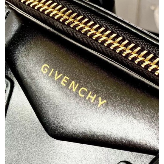 Top Replica Givenchy Antigona Mini tote bag in black leather