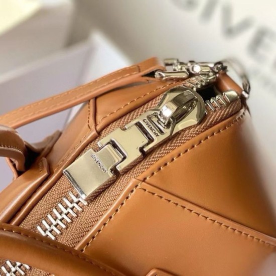 Top Replica Givenchy Antigona Mini tote bag in brown leather