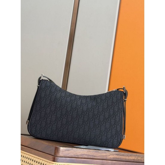 Super Clone Replica Men's Dior Medium Dior Slider Zipped Hobo Bag in Dior Oblique Jacquard in Black Top Replica Men's Dior Medium Dior Slider Zipped Hobo Bag in Dior Oblique Jacquard in Black