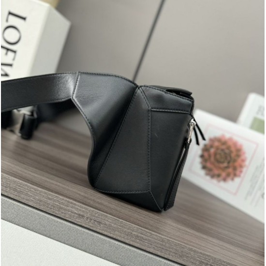 Super Clone Replica Loewe Classic Small Puzzle Edge Bum Bag in Black Top Replica Loewe Classic Small Puzzle Edge Bum Bag in Black
