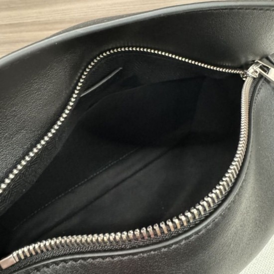 Super Clone Replica Loewe Classic Small Puzzle Edge Bum Bag in Black Top Replica Loewe Classic Small Puzzle Edge Bum Bag in Black