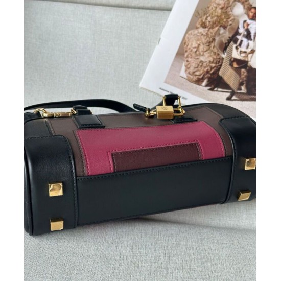 Top Replica Loewe Amazona 23 Shoulder Bag with Padlock Detail, Black