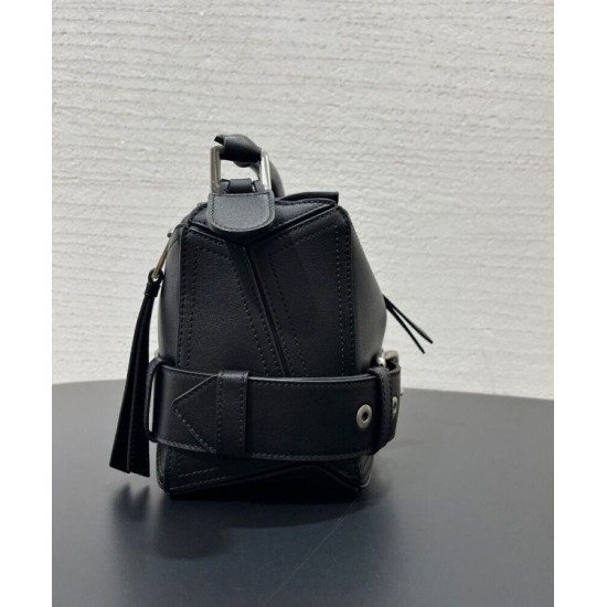 Super Clone Replica Loewe Large Puzzle Biker Bag in Black Top Replica Loewe Large Puzzle Biker Bag in Black