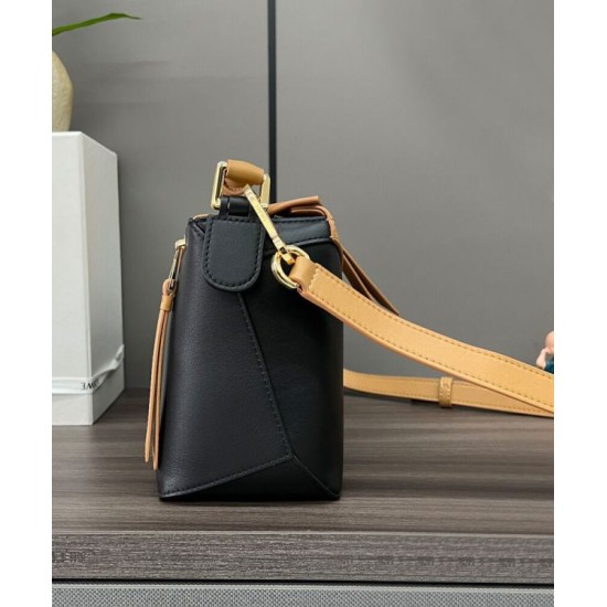 Super Clone Replica Loewe Classic Two-Tone Puzzle Edge Small Bag in Black/Brown Top Replica Loewe Classic Two-Tone Puzzle Edge Small Bag in Black/Brown