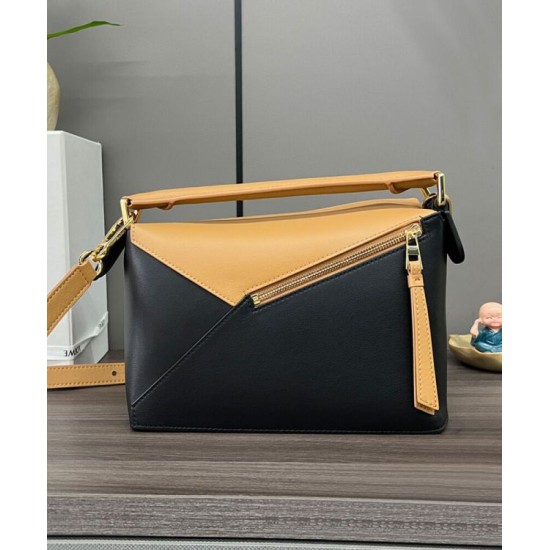 Super Clone Replica Loewe Classic Two-Tone Puzzle Edge Small Bag in Black/Brown Top Replica Loewe Classic Two-Tone Puzzle Edge Small Bag in Black/Brown