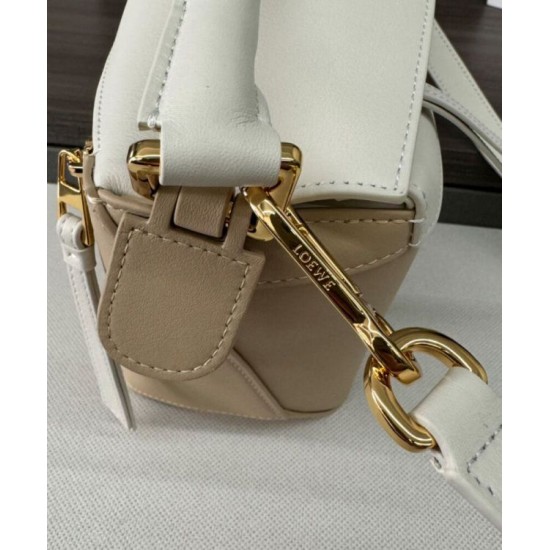 Super Clone Replica Loewe Classic Two-Tone Puzzle Edge Small Bag in White/Beige Top Replica Loewe Classic Two-Tone Puzzle Edge Small Bag in White/Beige