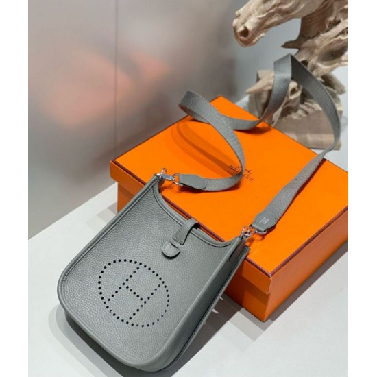 Top Replica Hermes Evelyne III TPM Gray Clemence Bag