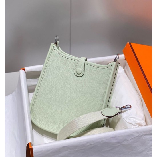 Top Replica Hermes Evelyne III TPM Bag in Clemence Green