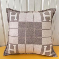 Super Clone Replica Hermes Avalon III Small Pillow Beige Top Replica Hermes Avalon III Small Pillow Beige