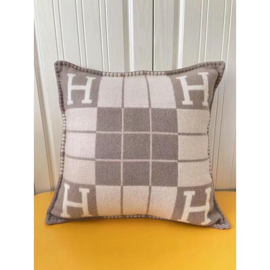 Top Replica Hermes Avalon III Small Pillow Beige