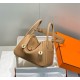 Super Clone Replica Hermes Lindy 26 cm bag, Camel with gold-tone hardware Top Replica Hermes Lindy 26 cm bag, Camel with gold-tone hardware