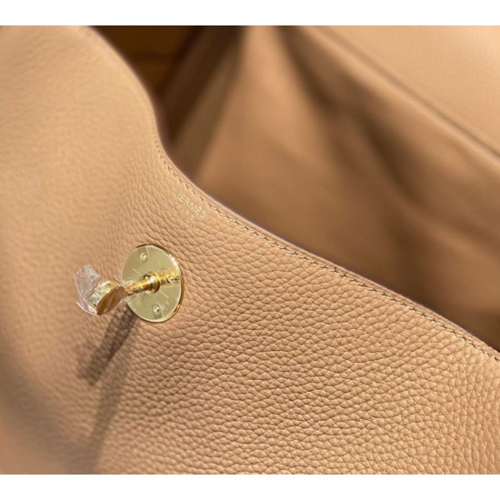 Super Clone Replica Hermes Lindy 26 cm bag, Camel with gold-tone hardware Top Replica Hermes Lindy 26 cm bag, Camel with gold-tone hardware