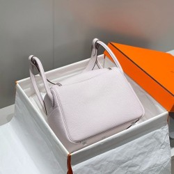 Top Replica Hermes Lindy 26 cm bag, Light purple with gold-tone hardware