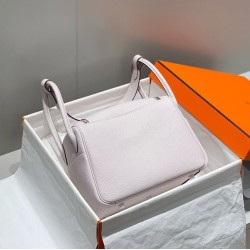 Super Clone Replica Hermes Lindy 26 cm bag, Light purple with gold-tone hardware Top Replica Hermes Lindy 26 cm bag, Light purple with gold-tone hardware