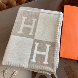 Top Replica Hermes Avalon III Blanket Beige