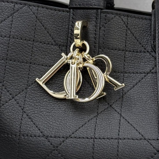 Super Clone Replica Dior Toujours Medium/Large Macrocannage Calfskin Bag, Black Top Replica Dior Toujours Medium/Large Macrocannage Calfskin Bag, Black