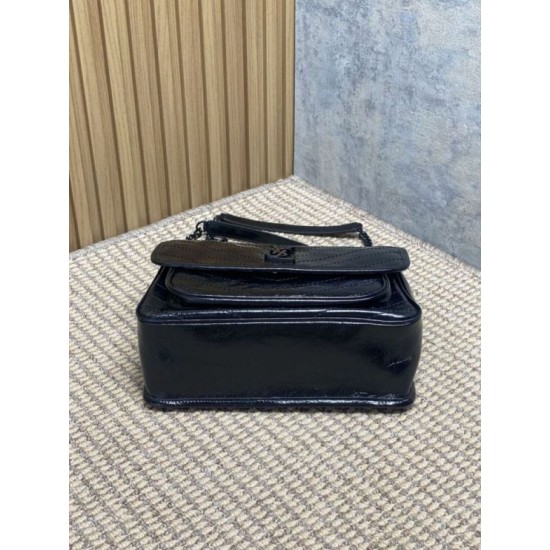 Super Clone Replica Vintage YSL Saint Laurent Niki Medium Crossbody Bag in Waxed and Oiled Leather, Black Top Replica Vintage YSL Saint Laurent Niki Medium Crossbody Bag in Waxed and Oiled Leather, Black