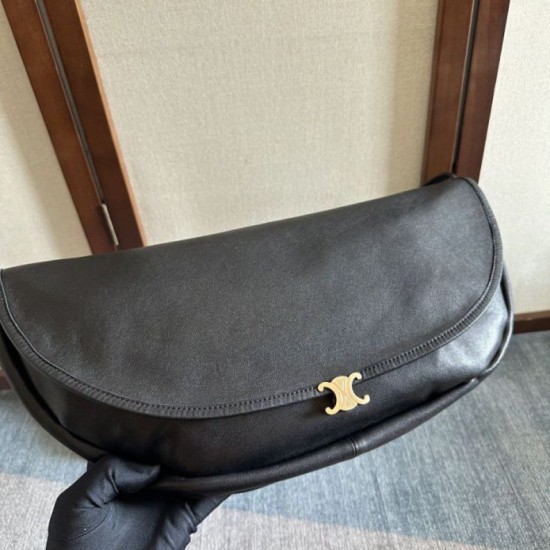 Super Clone Replica Celine Halfmoon Soft Triomphe bag in soft, shiny lambskin, black Top Replica Celine Halfmoon Soft Triomphe bag in soft, shiny lambskin, black
