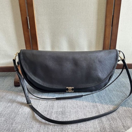 Super Clone Replica Celine Halfmoon Soft Triomphe bag in soft, shiny lambskin, black Top Replica Celine Halfmoon Soft Triomphe bag in soft, shiny lambskin, black