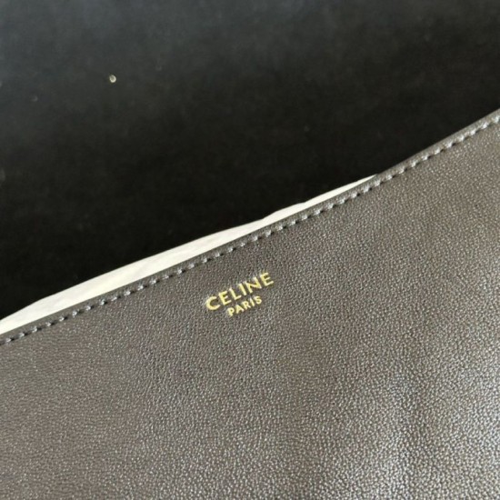 Super Clone Replica Celine Halfmoon Soft Triomphe bag in soft, shiny lambskin, black Top Replica Celine Halfmoon Soft Triomphe bag in soft, shiny lambskin, black