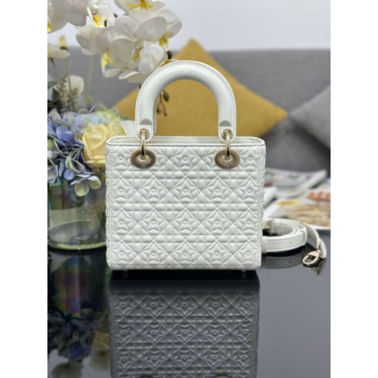 Super Clone Replica Dior Cannage Lucky Star Studded Mini Lady Dior Bag with D.I.O.R. Charms, White Top Replica Dior Cannage Lucky Star Studded Mini Lady Dior Bag with D.I.O.R. Charms, White