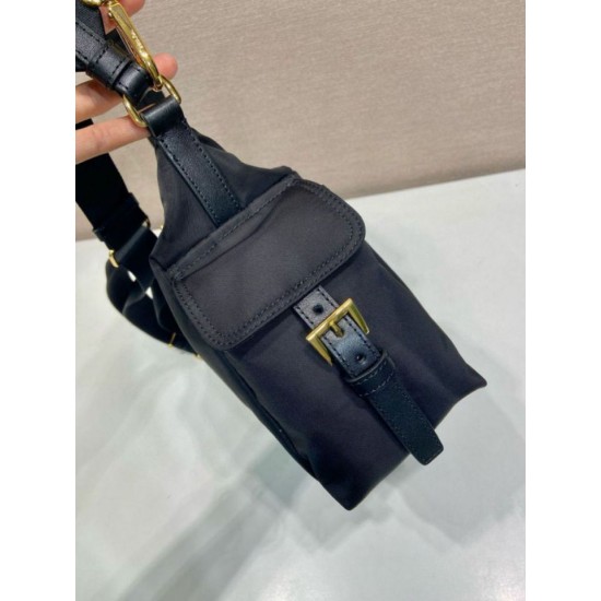 Super Clone Replica Prada Explore Large Re-Nylon Shoulder Bag 1BC264 Black Top Replica Prada Explore Large Re-Nylon Shoulder Bag 1BC264 Black