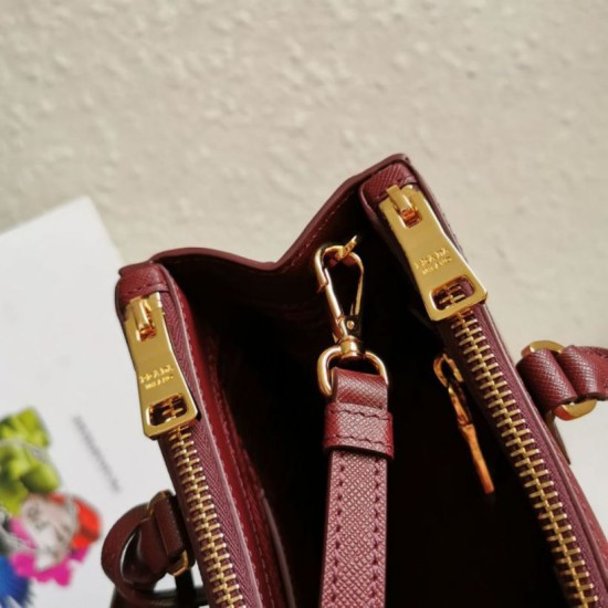Super Clone Replica Prada Galleria Saffiano handbag small/medium/large burgundy Top Replica Prada Galleria Saffiano handbag small/medium/large burgundy