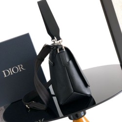AAA Replica Dior Privé Messenger Shoulder Bag with Flap Black 1:1 Replica Dior Privé Messenger Shoulder Bag with Flap Black Knockoff