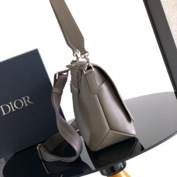 1:1 Replica Dior Privé Messenger Shoulder Bag with Flap Gray Knockoff