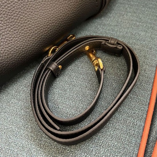 AAA Replica Valentino Garavani Alltime Medium Grained Calfskin Handbag Black Garnet 1:1 Replica Valentino Garavani Alltime Medium Grained Calfskin Handbag Black Garnet Knockoff