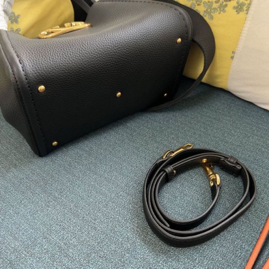 AAA Replica Valentino Garavani Alltime Medium Grained Calfskin Handbag Black Garnet 1:1 Replica Valentino Garavani Alltime Medium Grained Calfskin Handbag Black Garnet Knockoff