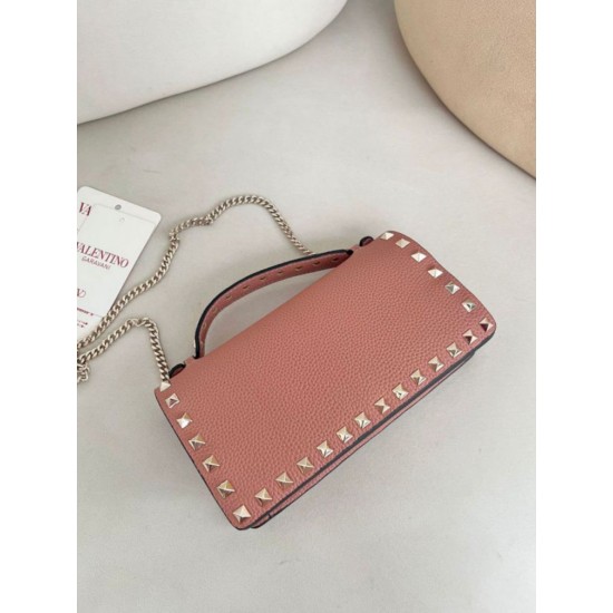 1:1 Replica Valentino Garavani Rockstud Chain Wallet Pink Knockoff